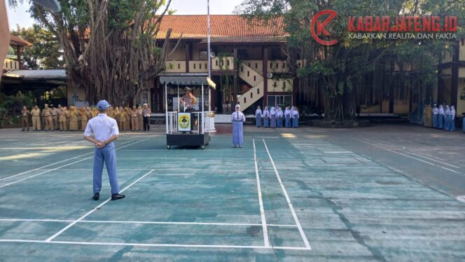 
					Satlantas Polres Demak Sambangi Sekolah, Tanamkan Budaya Tertib Lalu Lintas Sejak Dini