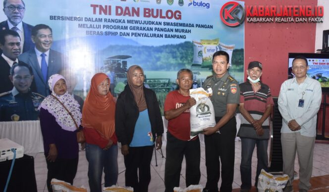 
					Sinergi TNI dan Bulog Luncurkan Program Pangan Murah dan Bantuan Beras di Semarang Barat