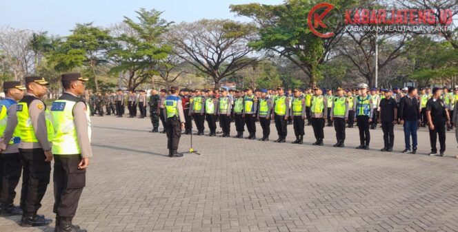 
					Polres Jepara Kerahkan Ratusan Personel Gabungan Amankan Laga Persahabatan Persijap Vs Persipura