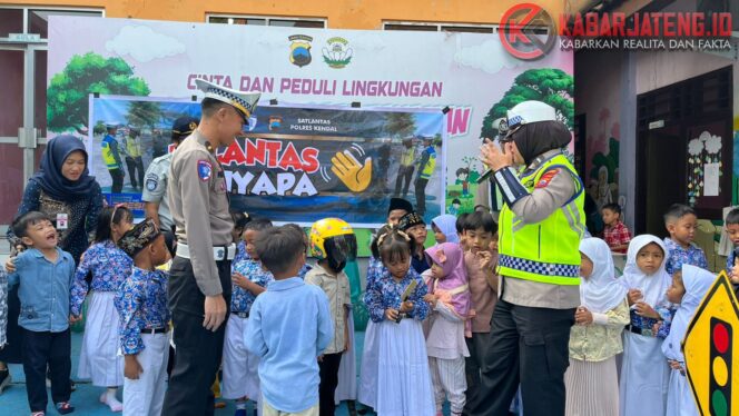 
					Polres Kendal Kenalkan Tertib Lalu Lintas Sejak Dini Lewat Program “Polantas Menyapa”