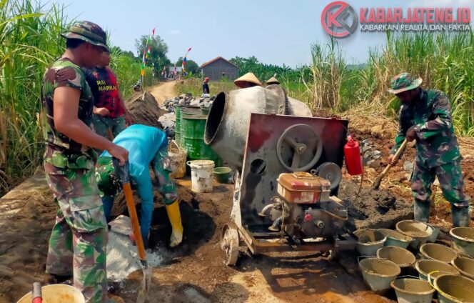 
					Satgas TMMD Sengkuyung Tahap III Kodim 0736/Batang dan Warga Plelen Gencarkan Pembangunan Talud