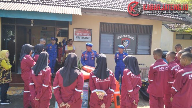 
					Satpolairud Polres Jepara Sambut Kunjungan Siswa SMKN 1 Jepara, Kenalkan Tugas Polisi Perairan