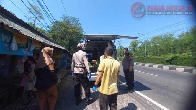 
					Pamit Jalan-jalan, Pria Paruh Baya Ditemukan Tak Sadarkan Diri di Warung Kelapa Muda Bawen