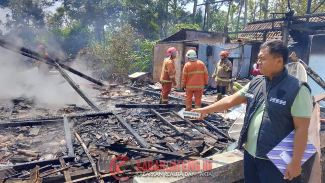 
					Rumah Kosong di Susukan Terbakar Saat Pemiliknya Sedang Memasak