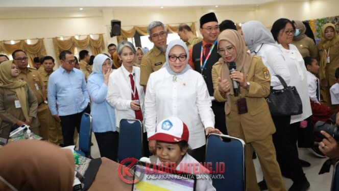 
					Menteri PPPA Tinjau Pemeriksaan Kesehatan Gratis bagi Siswa SLB di Semarang