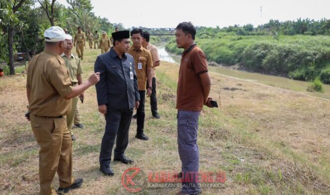
					Wagub Jateng Tinjau Perbaikan Tanggul Sungai Bodri di Kendal, Target Rampung Sebelum Musim Hujan