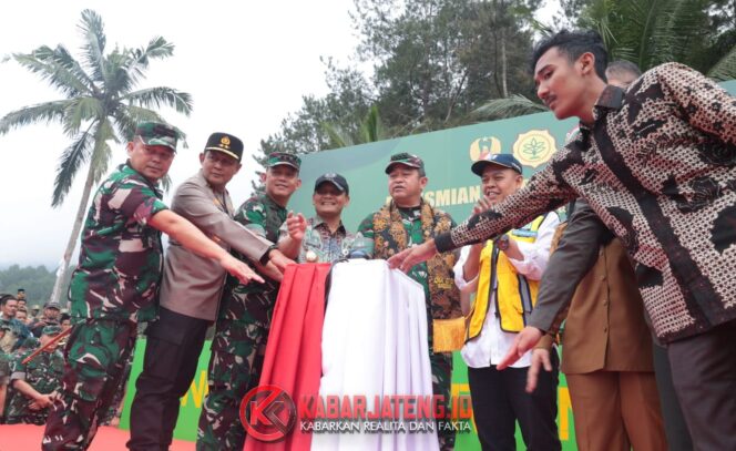 
					Aliran Air Pembawa Harapan: Kasad Resmikan Sistem Irigasi Baru untuk Petani di Brebes