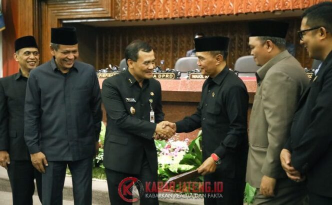 
					APBD Perubahan Jateng 2025 Disahkan: Prioritaskan Infrastruktur, Layanan Dasar, dan Penanggulangan Kemiskinan