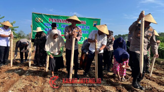 
					Polres Jepara dan Ponpes Zhilalul Qur’an Kolaborasi Tanam Jagung untuk Perkuat Ketahanan Pangan