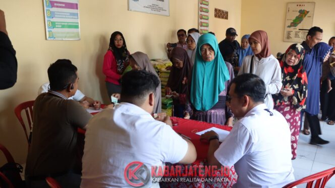 
					Polres Semarang Gelar Gerakan Pangan Murah, Ringankan Beban Masyarakat