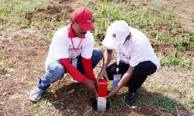
					Selain Menghindari Konflik, Menteri Nusron Nilai Pemasangan Patok Bisa Tandai Batas Tanah APL dengan Non-APL