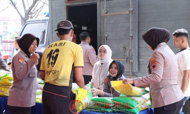 
					Polres Jepara Dorong Stabilitas Harga Pangan Lewat Penyaluran Puluhan Ton Beras