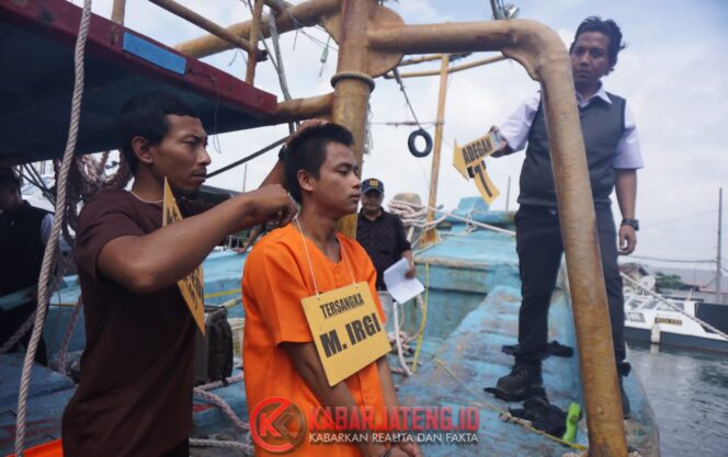 
					Kasus Pembunuhan di KM Vizz Jaya 2, Ditpolairud Polda Jateng Segera Serahkan 10 Tersangka ke Kejari Jepara