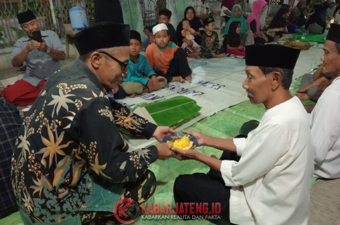 
					Malam Tirakatan Warga RW 01 Margadana, Sugiono: Wujudkan Warga RW 01 Mandiri dan Maju