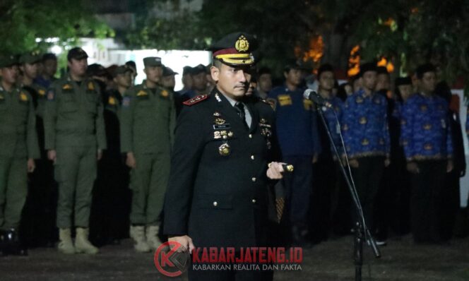 
					Jelang HUT RI ke-80, Kapolres Jepara Pimpin Apel Kehormatan dan Renungan Suci di TMP Giri Dharma