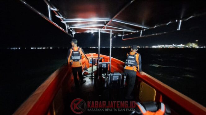 
					Kapal Nelayan Tenggelam di Perairan Kendal, Tiga ABK Hilang Dihantam Ombak