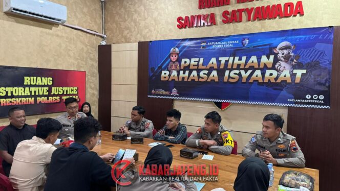 
					Polres Tegal Latih Personel Bahasa Isyarat, Wujudkan Pelayanan Publik Inklusif