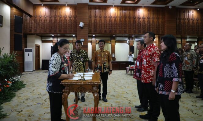 
					Wali Kota Semarang Lantik 126 Pejabat Baru, Tegaskan Seleksi Tanpa Praktik Sogok