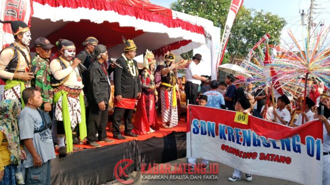 
					Karnaval HUT RI ke-80 di Krengseng: Semarak Kebersamaan dan Pesan Damai