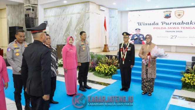 
					Polda Jateng Gelar Wisuda Purnabakti, 73 Personel Akhiri Tugas dengan Kehormatan