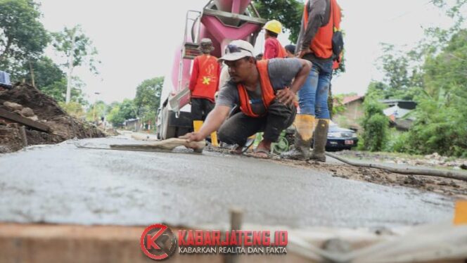 
					Jalan Provinsi Jateng Capai 89,9 Persen Kondisi Mantap, Target Rampung Akhir 2025
