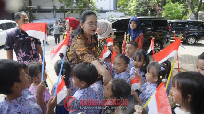 
					Bunda Literasi Kota Semarang Gelar Roadshow, Agustina Ajak Anak-Anak Gemar Membaca