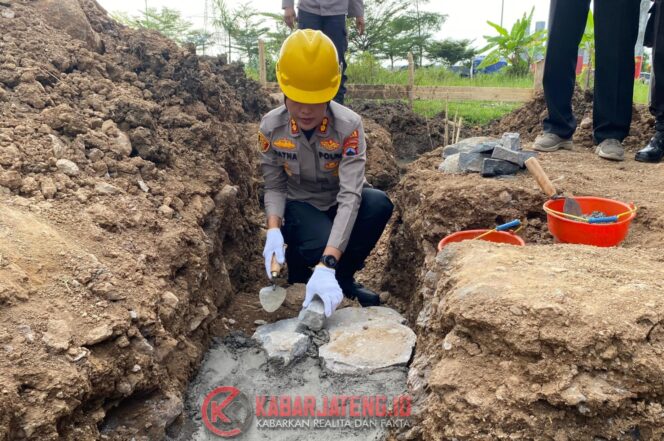 
					Peletakan Batu Pertama Mapolsubsektor Pringapus, Polres Semarang Tegaskan Komitmen Tingkatkan Pelayanan