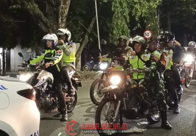 
					Polres Demak dan Kodim 0716 Gelar Patroli Skala Besar untuk Jaga Kondusifitas dan Obyek Vital