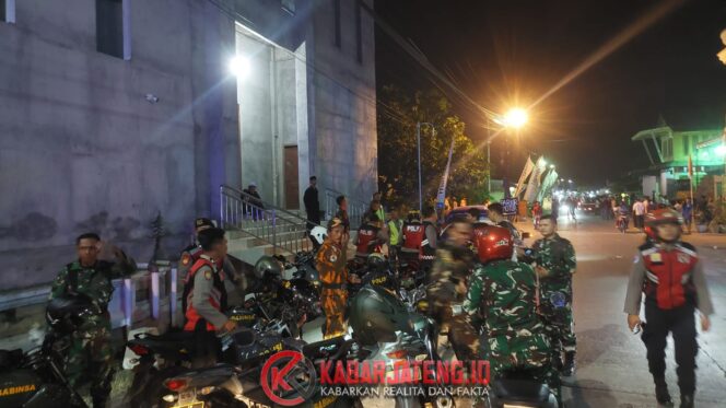 
					Patroli Gabungan Polres Demak, Kodim 0716, dan Potmas Wujudkan Kamtibmas Kondusif