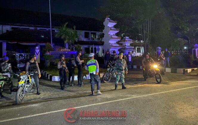 
					Aparat Gabungan Gelar Patroli Skala Besar di Jepara, Warga Diminta Tetap Tenang