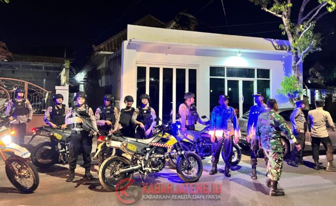 
					Polres Jepara Bersama TNI dan Satpol PP Gelar Patroli Gabungan Jaga Kondusifitas Wilayah