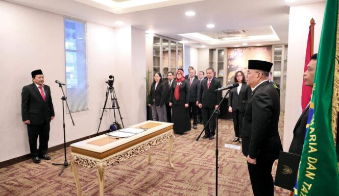 
					Lantik Pejabat Fungsional, Wamen Ossy Harapkan Peran Dosen Lektor dalam Transformasi STPN