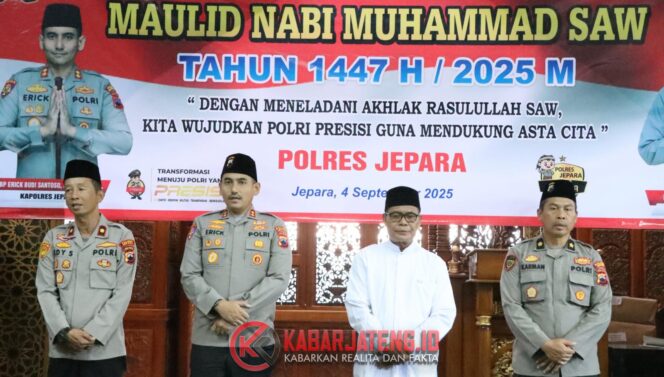 
					Polres Jepara Peringati Maulid Nabi, Ajak Personel Teladani Akhlak Rasulullah
