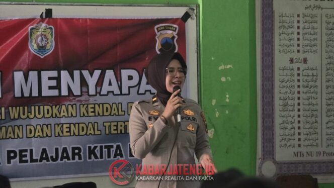 
					Polwan Polres Kendal Ajak Siswa MTs Bijak Gunakan Media Sosial dan Hindari Provokasi