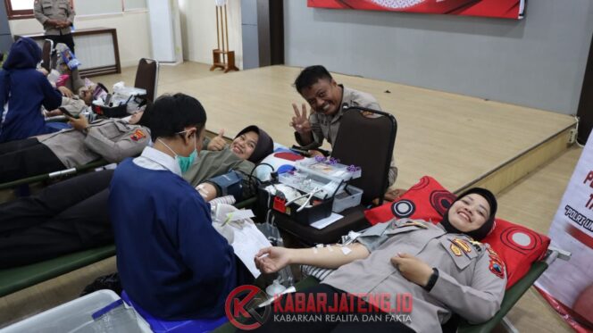 
					Polwan Polres Kendal Gelar Donor Darah di HUT ke-77