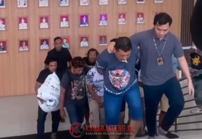 
					Pelarian Sopir Bank Jateng Pembawa Rp10 Miliar Berakhir di Gunungkidul