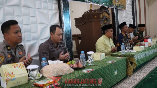 
					Polres Demak Peringati Maulid Nabi, Doa Bersama untuk Persatuan Bangsa
