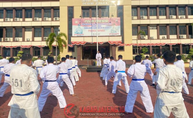 
					Polres Jepara Gelar Latihan Beladiri untuk Tingkatkan Kesiapsiagaan Personel