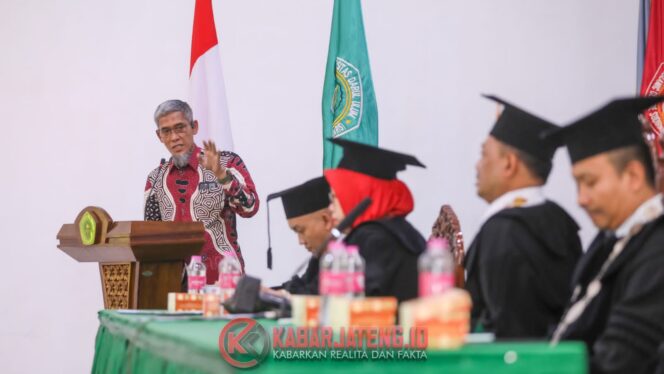 
					Sekda Jateng Ajak Mahasiswa Baru Undaris Fokus Belajar dan Hindari Kawin Usia Dini