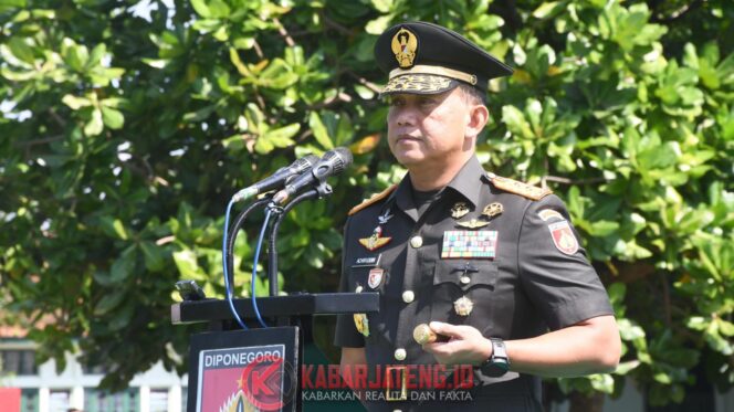 
					Pangdam IV/Diponegoro Tutup Pendidikan Pertama Tamtama Infanteri TNI AD Tahun 2025 di Klaten
