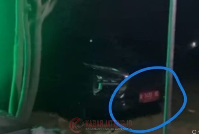 
					Mobil Siaga Desa Geneng Terparkir di Tempat Karaoke, Salah Satu Warga Akui sebagai Pengguna