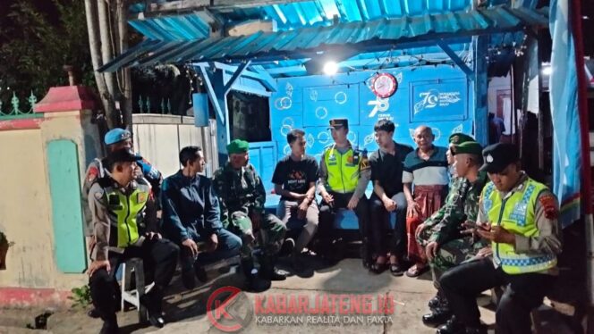 
					Polsek dan Koramil Batang Tinjau Poskamling, Dorong Peran Aktif Warga Jaga Kamtibmas