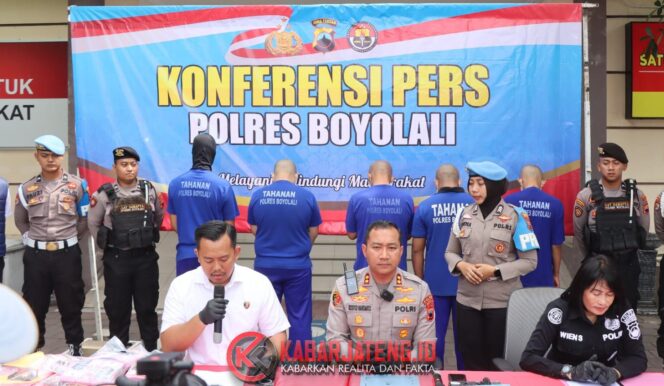 
					Kapolres Boyolali Beberkan Pengungkapan Kasus Curas Bermodus Penggandaan Uang