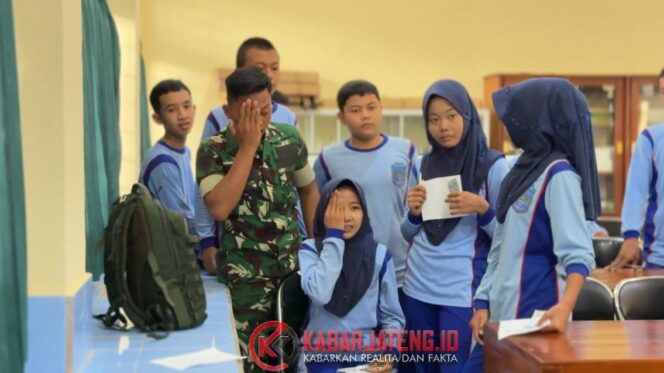 
					Yonif TP 838/PW Gelar Sosialisasi dan Pemeriksaan Kesehatan di SMPN 2 Adipala