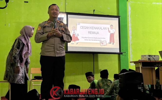 
					Polsek Demak Kota Intensifkan Edukasi Anti-Bullying di Sekolah