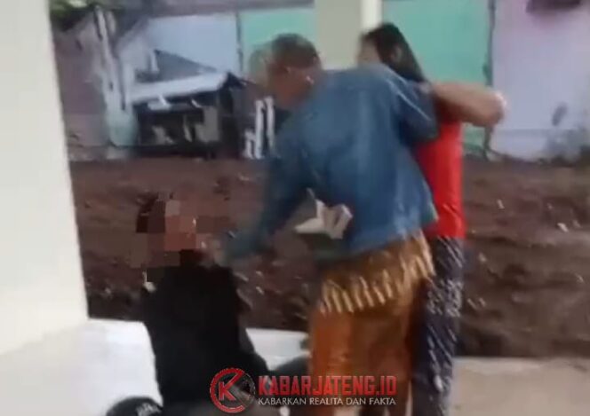 
					Warga Gerebek Oknum Kapolsek yang Kedapatan Bermalam di Rumah Janda, Kasus Ditangani Propam