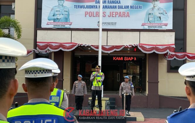 
					Polres Jepara Gelar Gatur Pagi, Wujud Kehadiran Polri di Tengah Aktivitas Warga