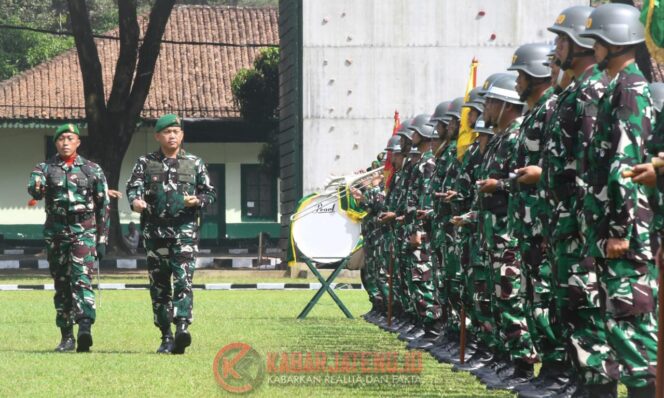 
					Pangdam IV/Diponegoro Pimpin Upacara Pembukaan Latsarmil Komcad TA 2025