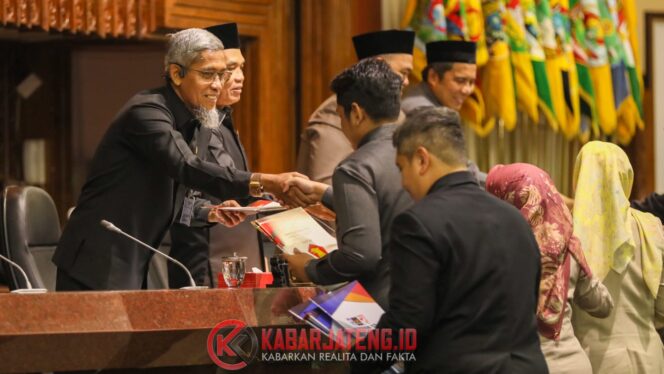 
					Sekda Jateng Ingatkan Optimalisasi PAD Jangan Memberatkan Warga