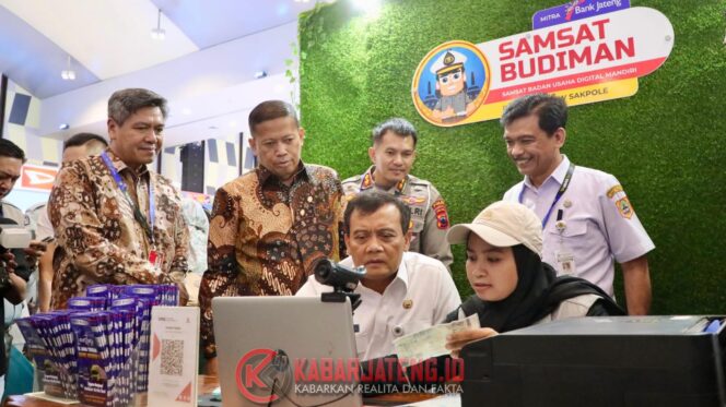 
					GIIAS Semarang 2025 Dibuka, Gubernur Ahmad Luthfi Tegaskan Komitmen Insentif bagi Dunia Usaha